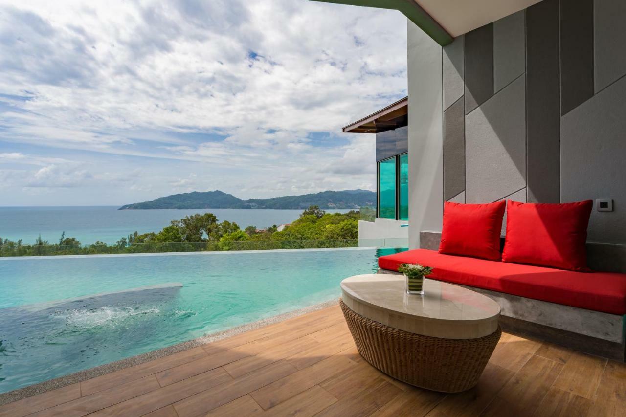 Deluxe Pool Access Panorama View